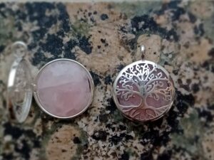 Livetstræ vedhæng i rosakvarts